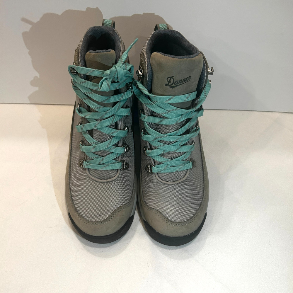 Danner Women’s Danner Dry Waterproof Hiking Boots Gray & Turquoise Laces Size 9.